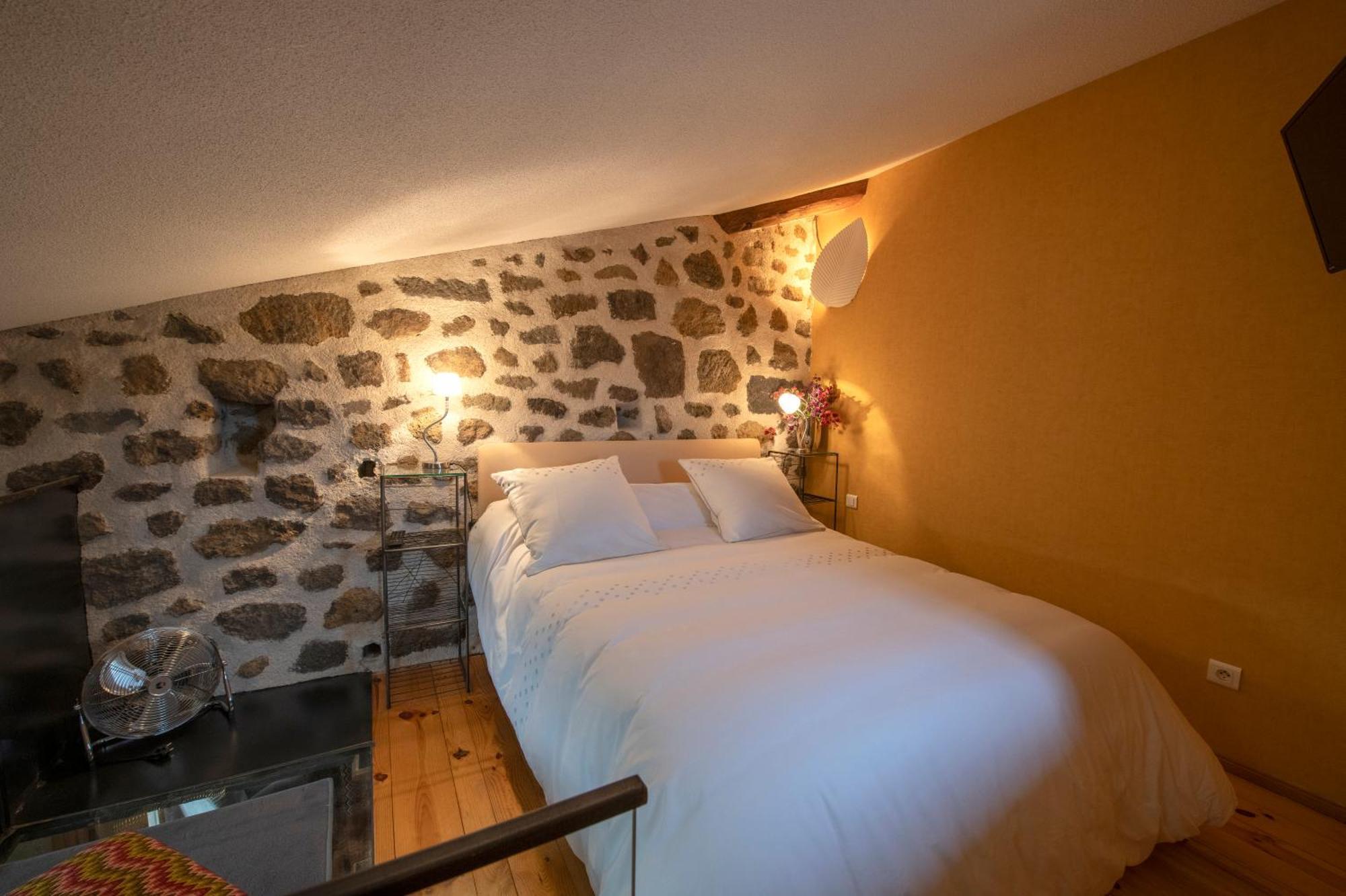 Chambre D'Hotes Et Gites Du Tapissier Polignac  Экстерьер фото